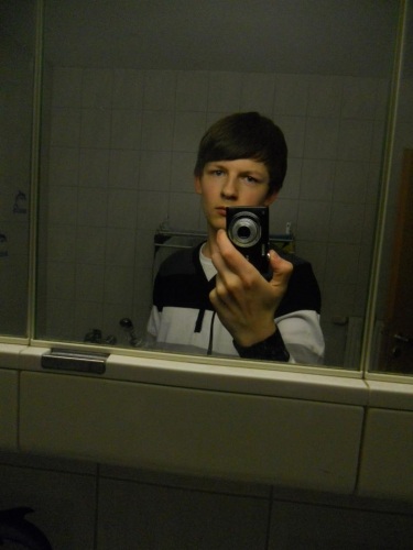 Name:  Ich.jpg
Hits: 356
Gre:  39,3 KB