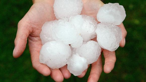 Name:  gewitter_580x325.jpg
Hits: 228
Gre:  26,2 KB