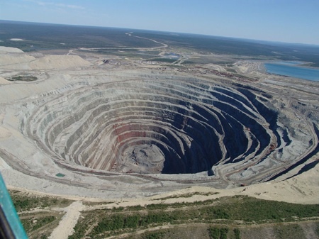 Name:  800px-udachnaya-pipe-tm.jpg
Hits: 5216
Gre:  70,4 KB
