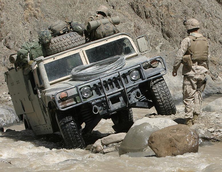 Name:  777px-Humvee_in_difficult_terrain.jpg
Hits: 163
Gre:  146,5 KB