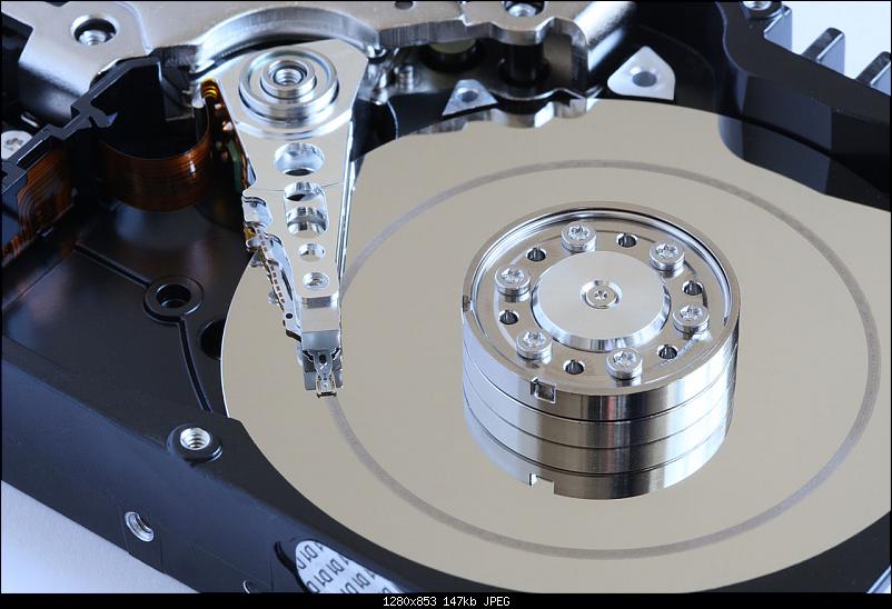 Klicke auf die Grafik fr eine grere Ansicht 

Name:	1280px-Hard_disk_head_crash.jpg 
Hits:	380 
Gre:	146,6 KB 
ID:	8064