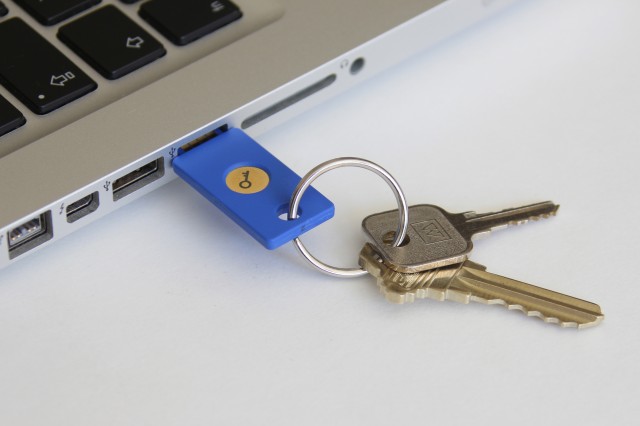 Name:  Security-Key-by-Yubico-in-USB-Port-on-Keychain-640x426.jpg
Hits: 162
Gre:  35,5 KB